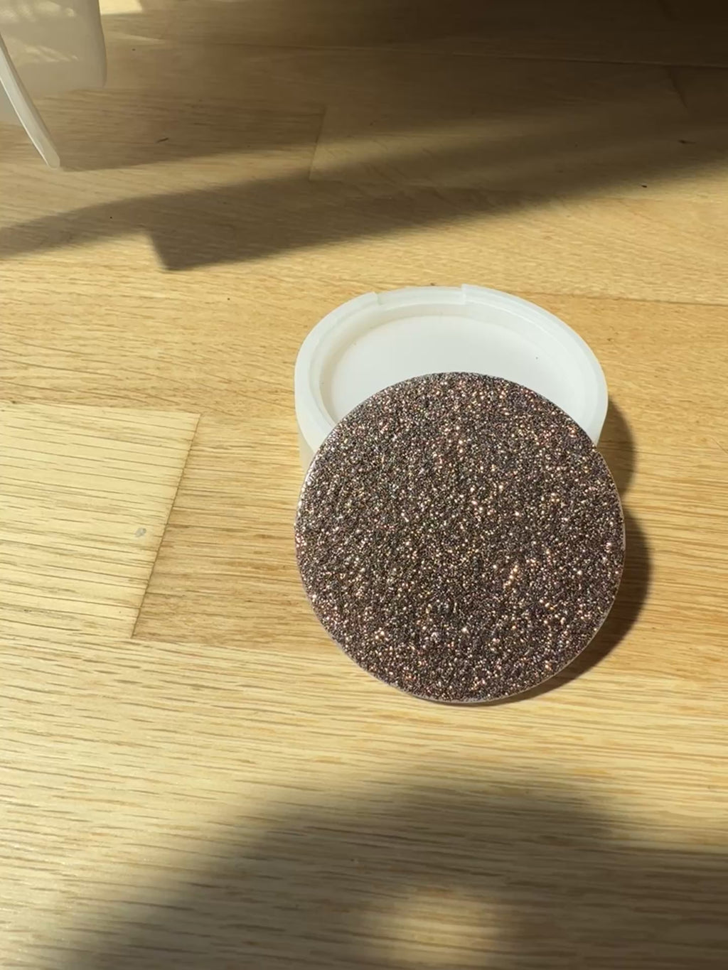 Glitter Pouch Dose – Braun